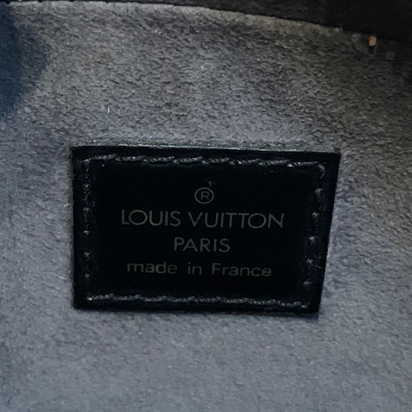 Black Louis Vuitton Jasmine in great condition! - Picture 8 of 8